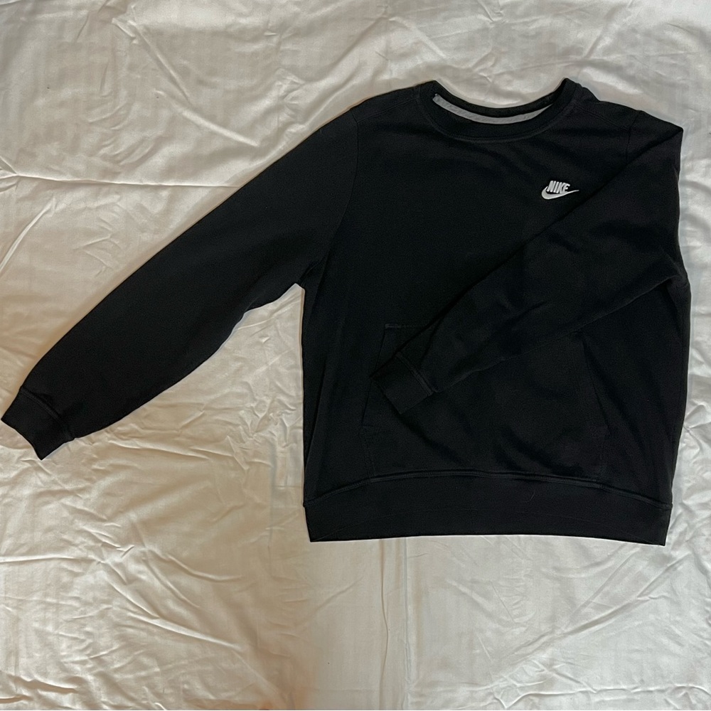 Nike crew neck with front pocket